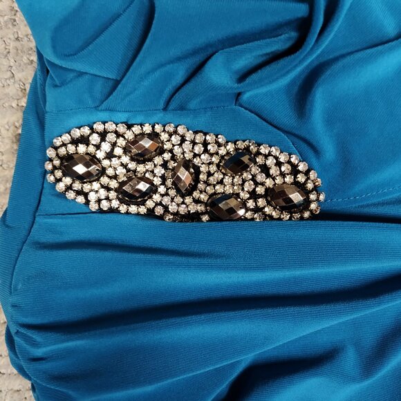 Ladies Cocktail Party Dress - Hailey Logan by Adrianna Papell - Size Medium EUC - Picture 5 of 7